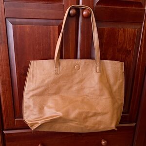G.H. Bass & Co. Classic Brown Leather Tote